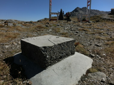 Grenze Österreich-Italien auf dem Timmelsjoch 2509 m